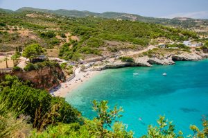 Makris Gialos sandy beach